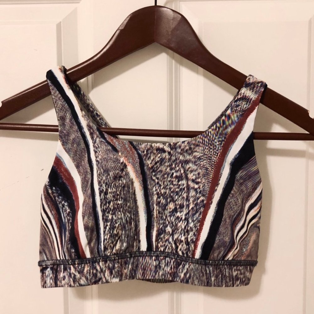 *SOLD* Lululemon Energy Bra Size 6 Polychromatic